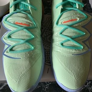 Kyrie x Spongebob Collab Sneakers